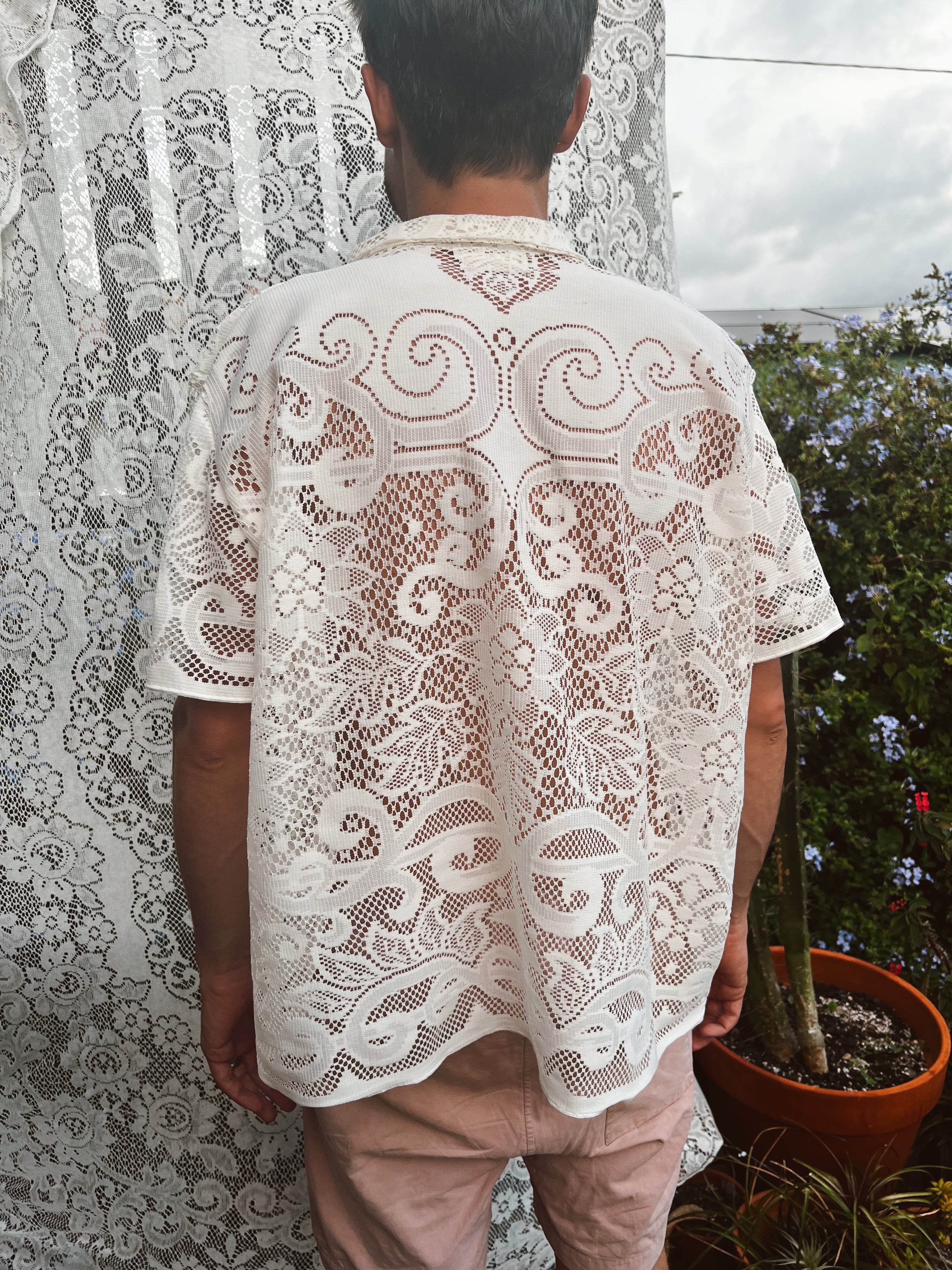 A Button Up Lace Shirt in Men's XL